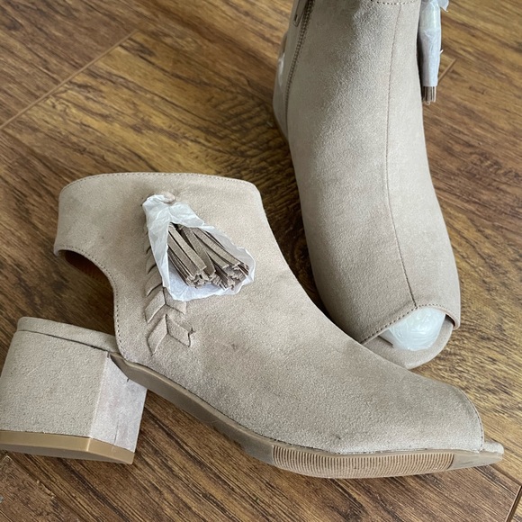 Peep toe booties, never used - Picture 4 of 4